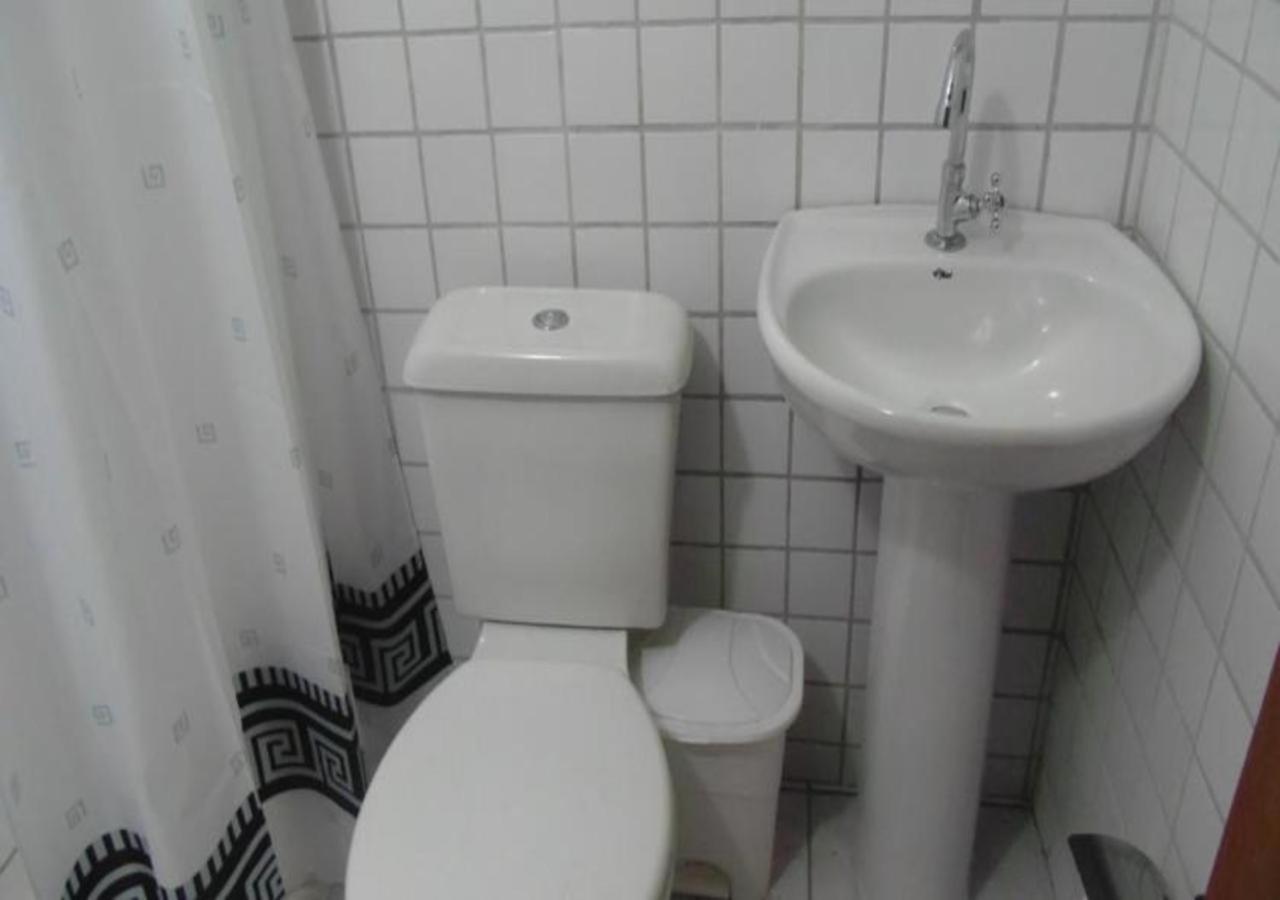 Livina Hostel Парати Экстерьер фото